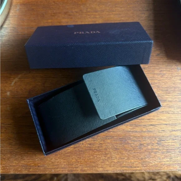 Prada Black sunglasses with red lenses - Picture 7 of 8